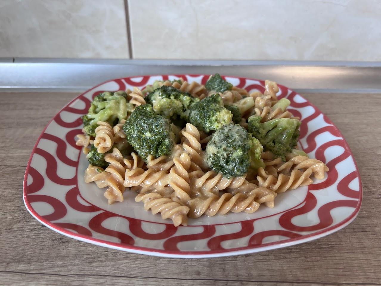 Pasta with Broccoli in Cheese Sauce