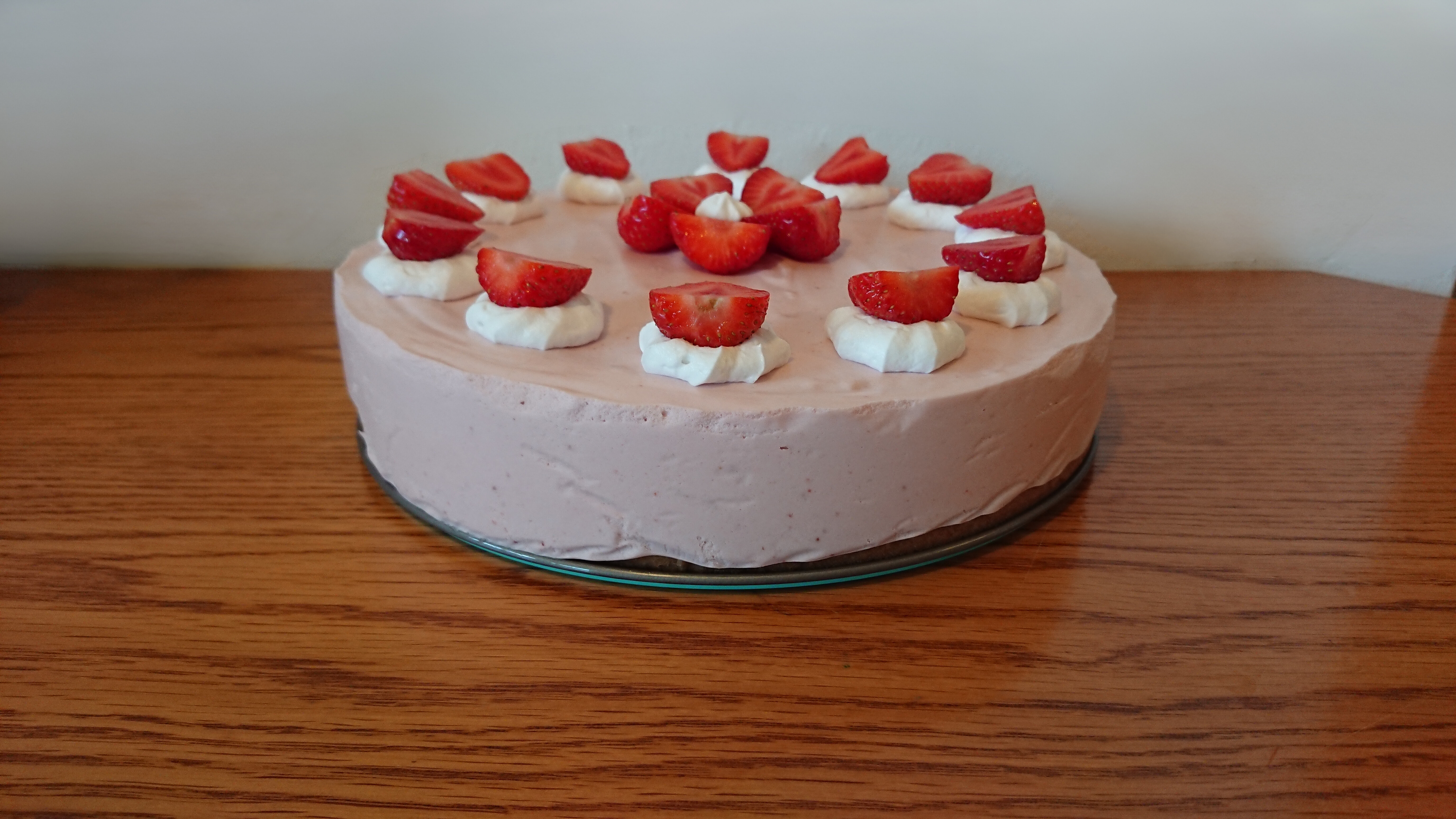 Vegan Strawberry yoghurt Cake